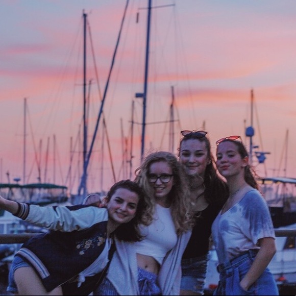 Meet your Posher, Madelyn - Picture 7 of 8